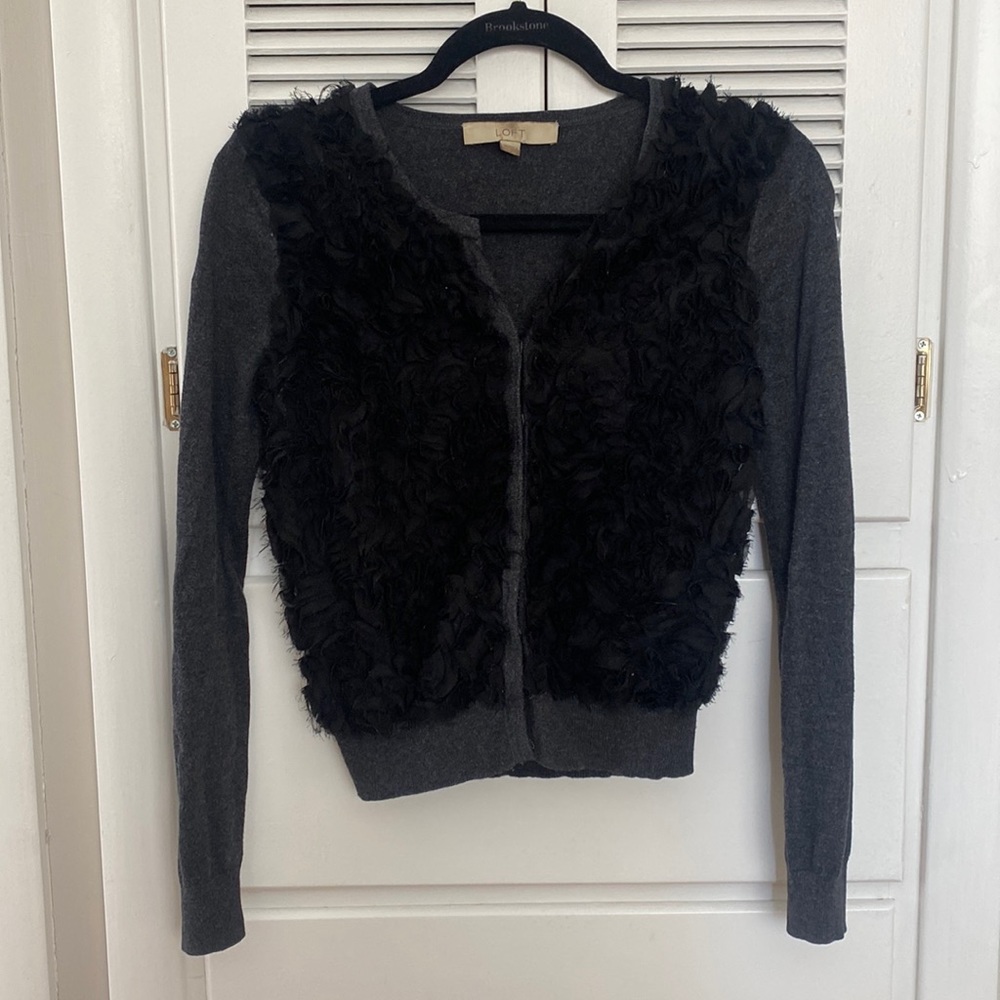Intricate floral rose sweater black - Size XS
